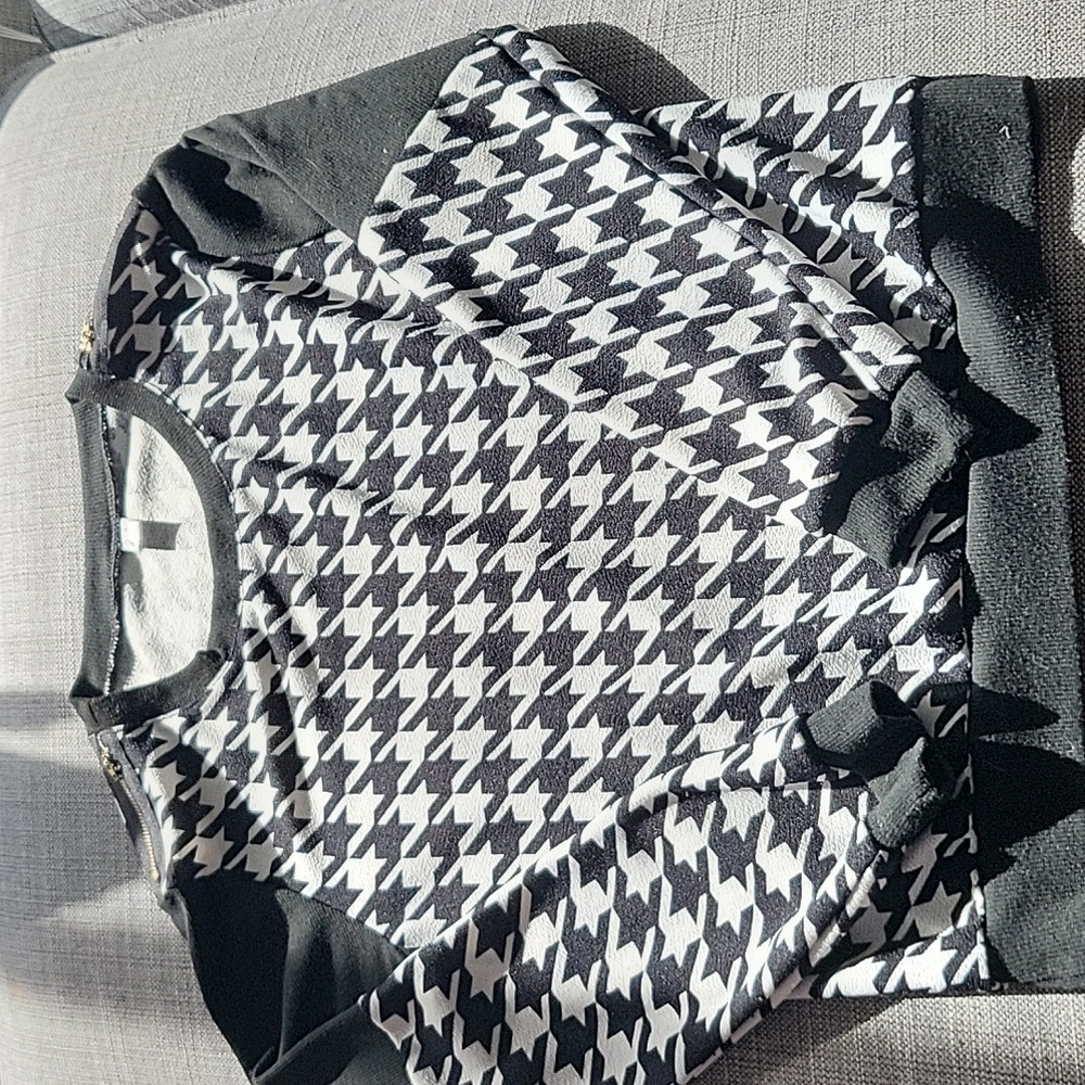 Korean Hoodstooth Crew Neck Shirt